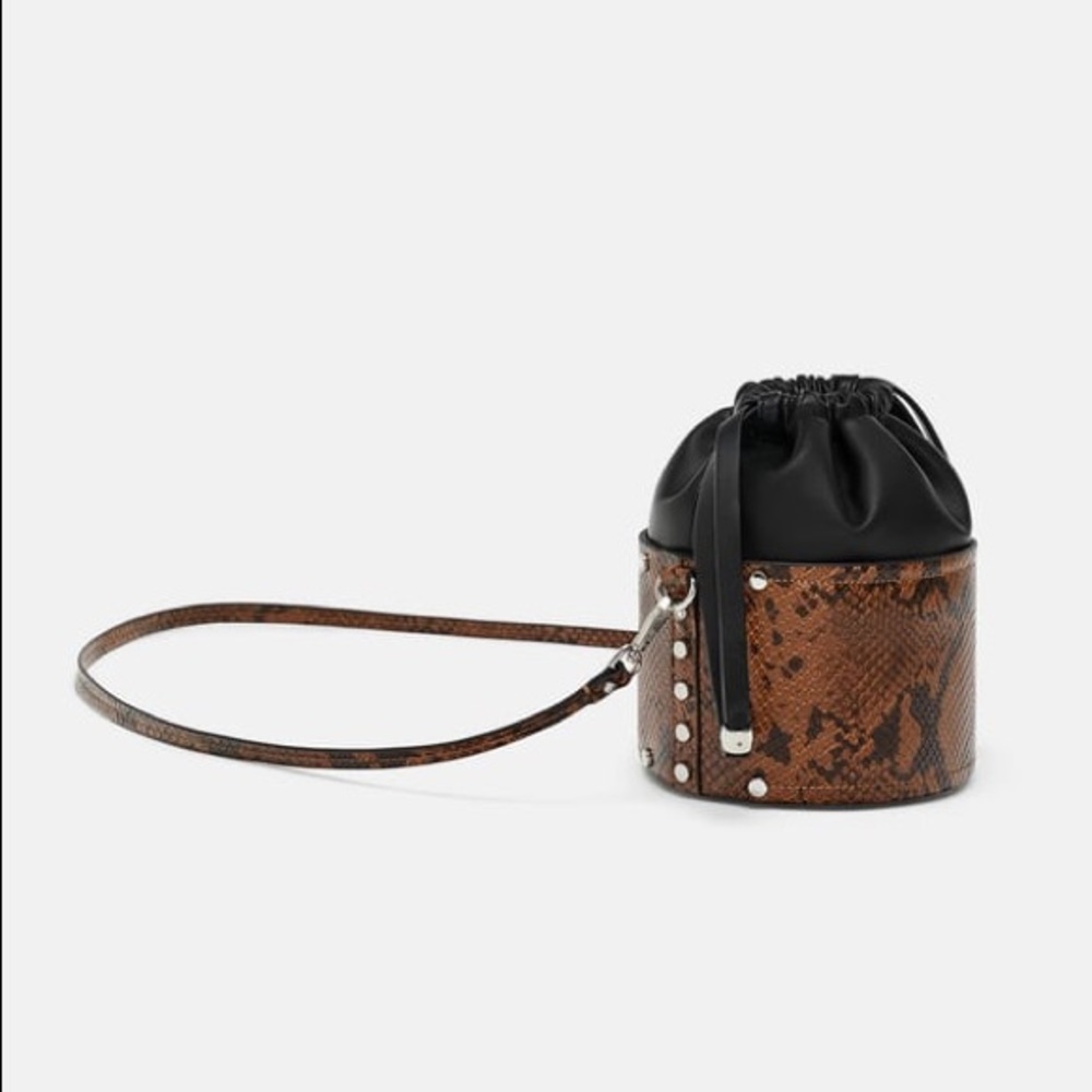 Zara elegant snake print bucket bag Host pick!! - Picture 3 of 5